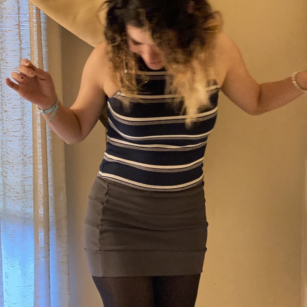 Sleevless crop top